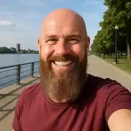 Photo of Daniel McLean, an online casino player from Kelowna, British Columbia, sharing his experience with Lucky Days Casino in Canada.